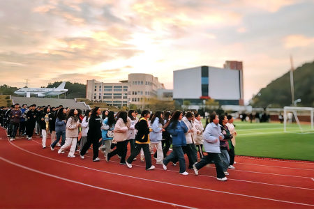 中等职业教育属于高中吗还是大学？