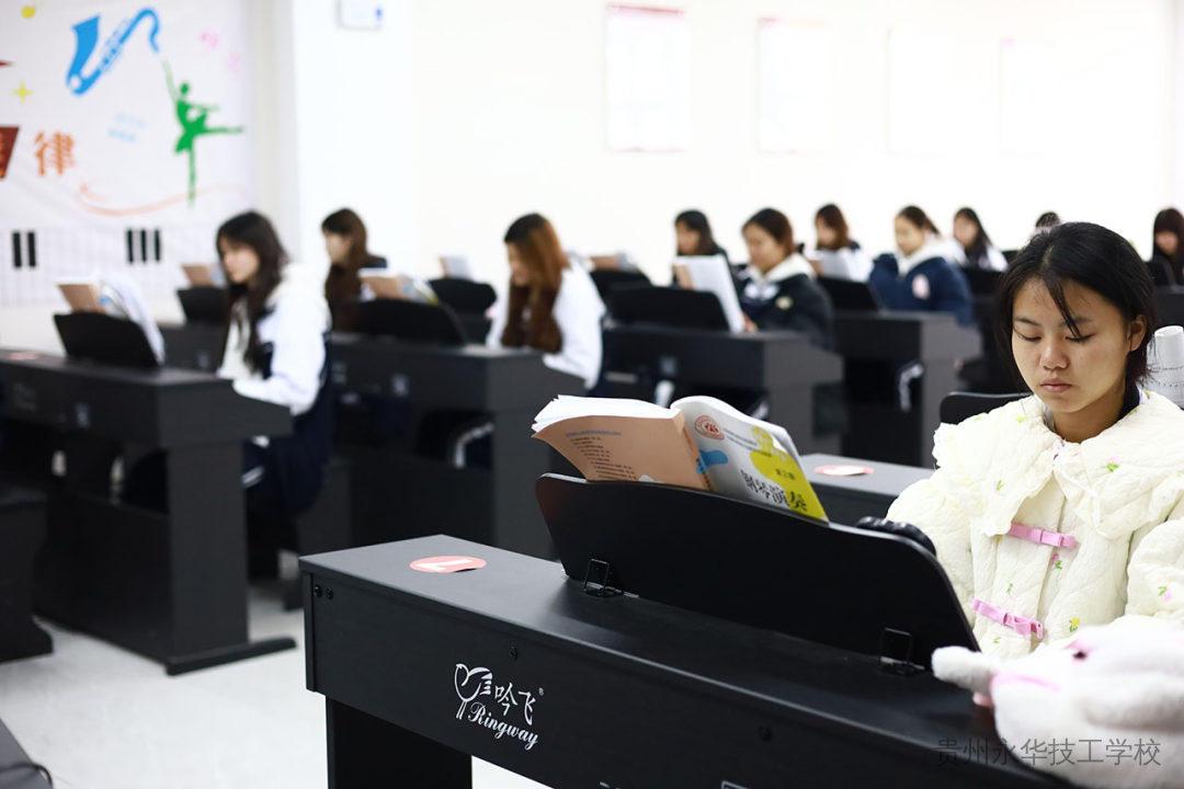 跳出普高内卷，打破中职偏见｜AI时代，选对赛道比硬挤更重要