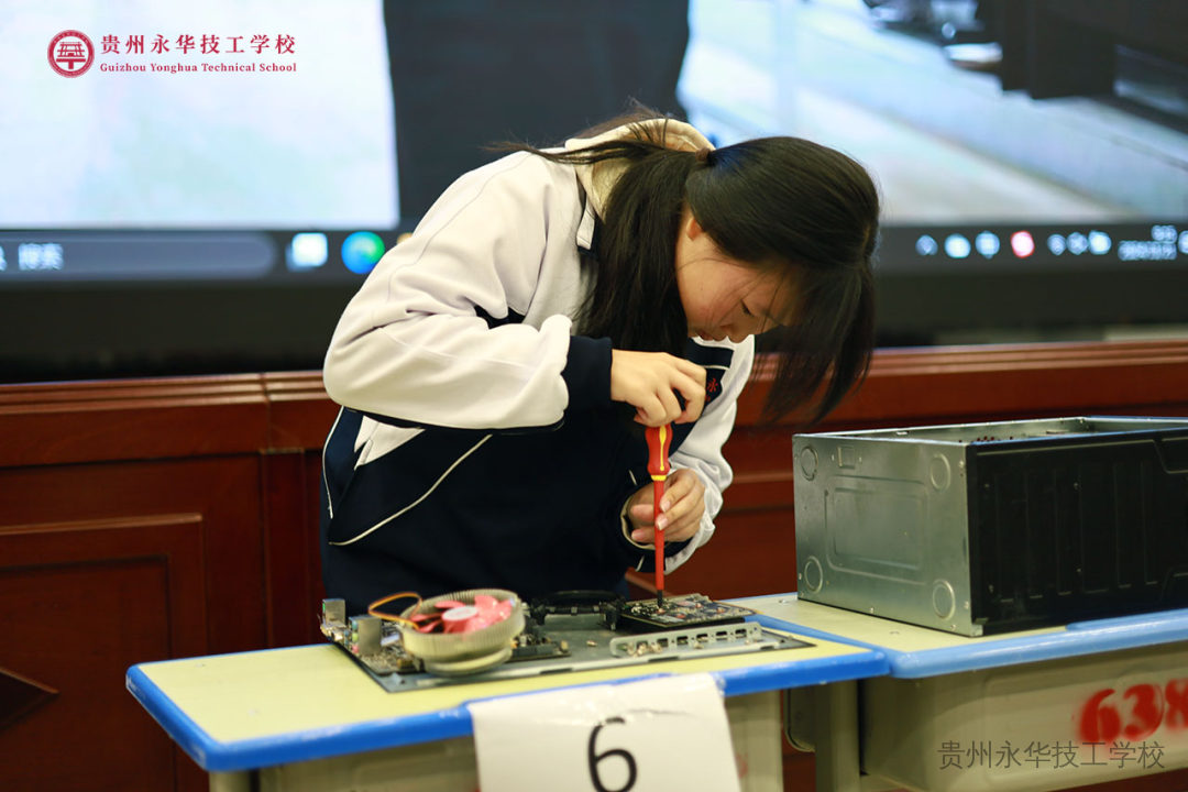 人民锐评：以技立身，人人皆可成才