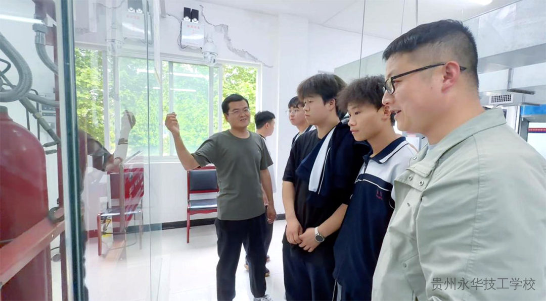 观摩学习强技能，实地体验促备考 | 贵州永华技工学校组织学生参观消防技能鉴定站
