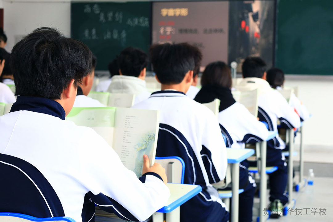 普高or职校?困住孩子的从来不是分数,而是家长的教育执念